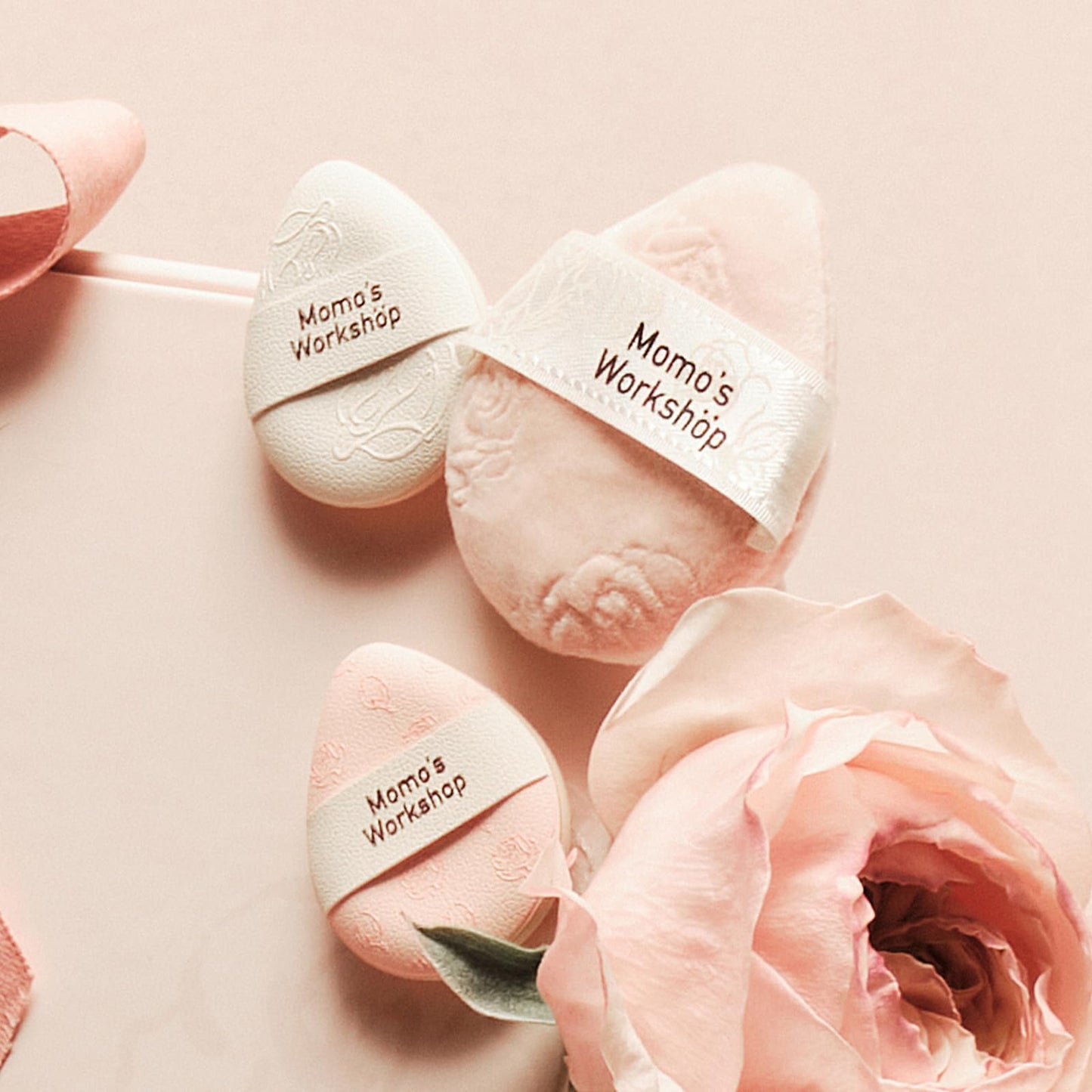 Momo's Workshop Pink Velvet Powder Puffs, Laser-Cut Rose Design, Dual-Sided, Travel Size & Wide M Size for Pressed Powder, Blush & Contour,5pcs Plush Puffs & Storage Case