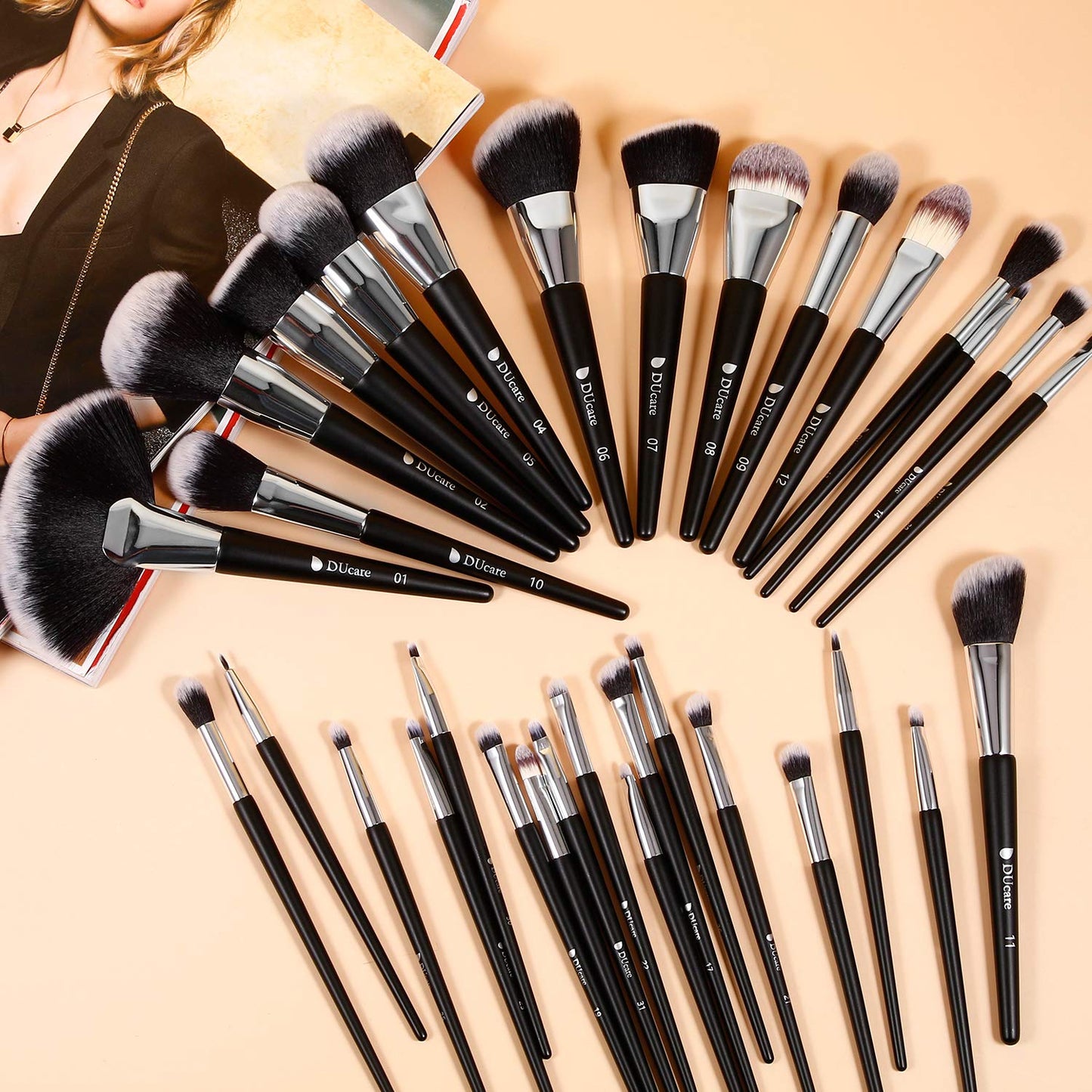 DUcare 32Pcs PRO Grade Makeup Brushes Set Premium Ultra-soft Synthetic Foundation Contour Powder Blush Concealer Eyeshadow Classic Black Professional Make up Brushes