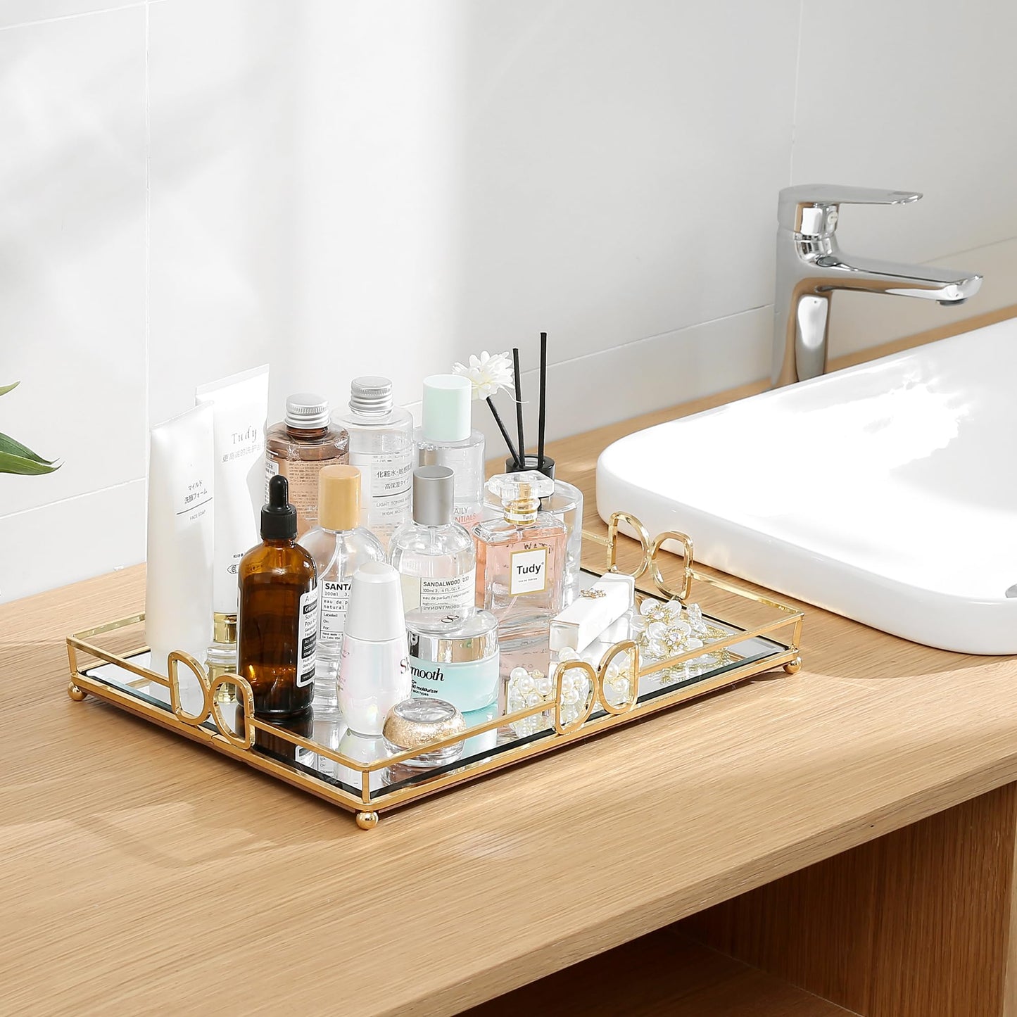 HAIGOUER Large Gold Mirrored Tray for Makeup Vanity, 14x10 Entire Length Perfume Organizer for Dresser Top, Elegant Decorative Countertop Storage