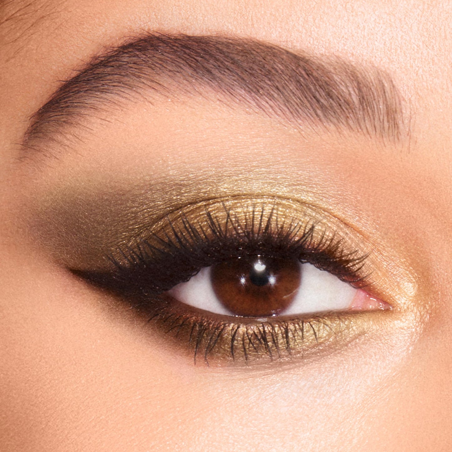Charlotte Tilbury Luxury Palette Eyeshadow - Shimmer, Metallic & Satin Matte Eyeshadow Quad with a Rich Powder Formula - Includes 4 Complementary Shades - The Rebel