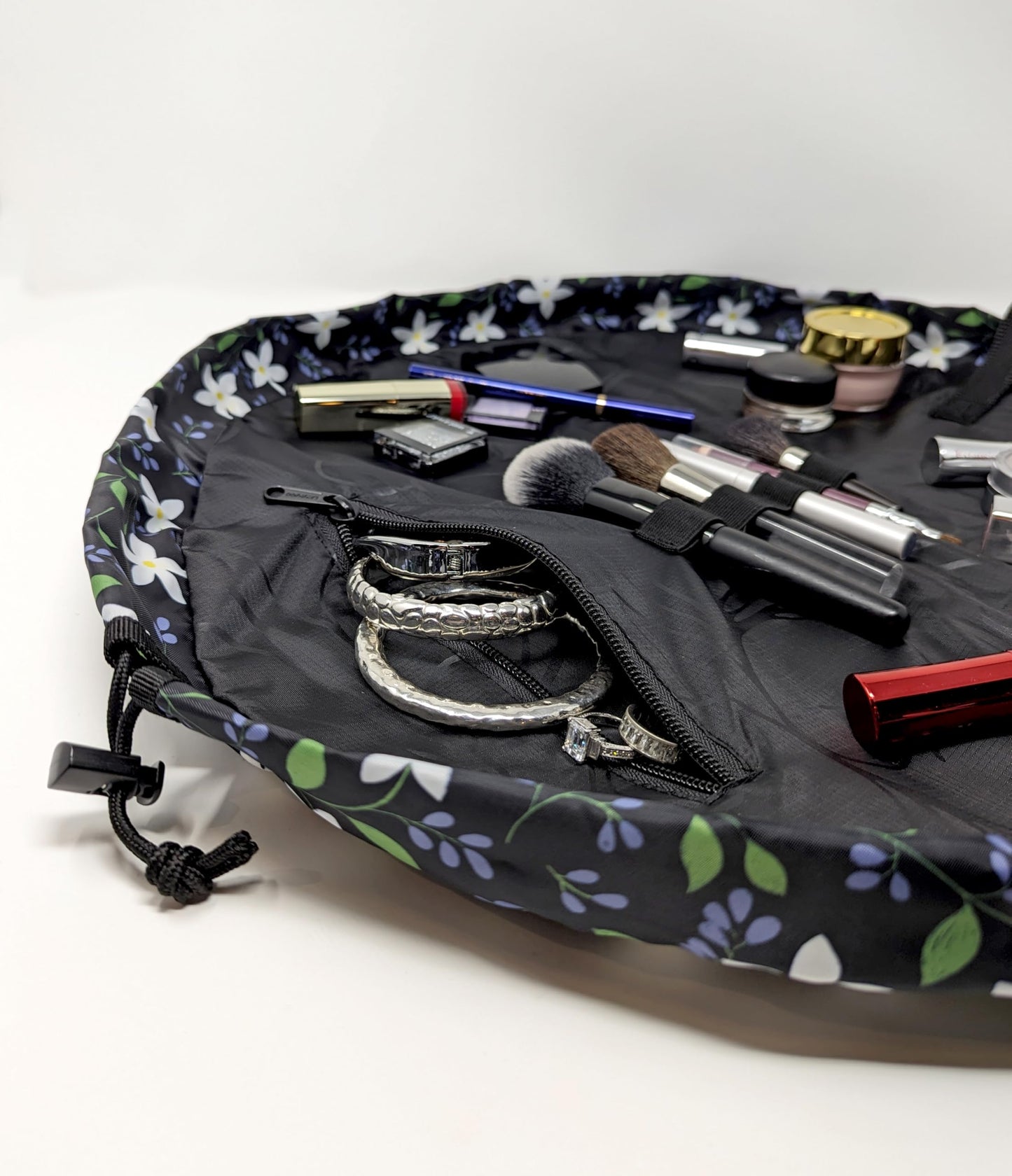 Lay-n-Go Cosmo Drawstring Cosmetic & Makeup Bag Organizer - Portable Drawstring Makeup Bag w/Zipper Pocket, Makeup Loops & More - Durable, Machine Washable Toiletry Bag (20", Floral Large)