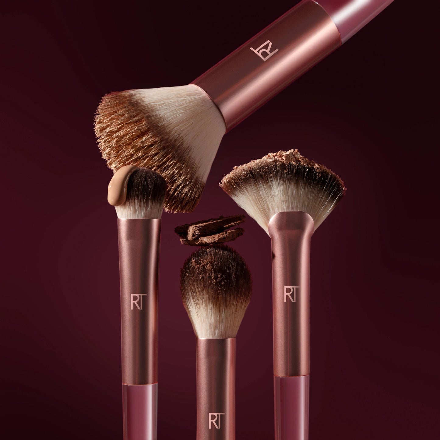 Real Techniques Cherry on Top a Brighter Hue Base Set, Face Makeup Brushes & Travel Covers, for Foundation, Concealer, Powder, & Blush, Synthetic Bristles, Vegan & Cruelty-Free, 6 Piece Set
