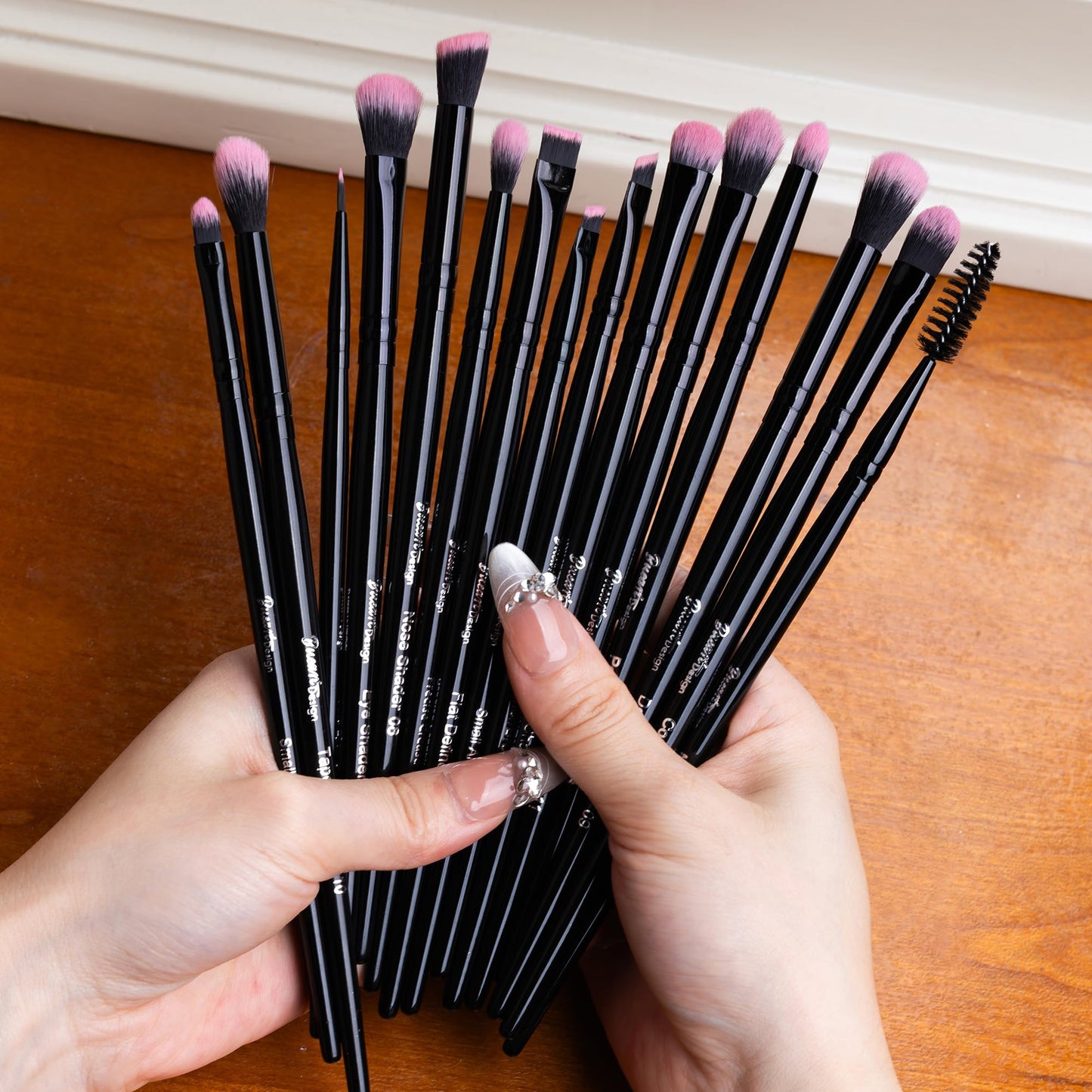 Bueart Design 15Pcs Professional Eyeshadow Brushes Set,Labled Eye Brush Set Kit Essential for eye shadow concealer blending application by Ultra Soft Density Hair