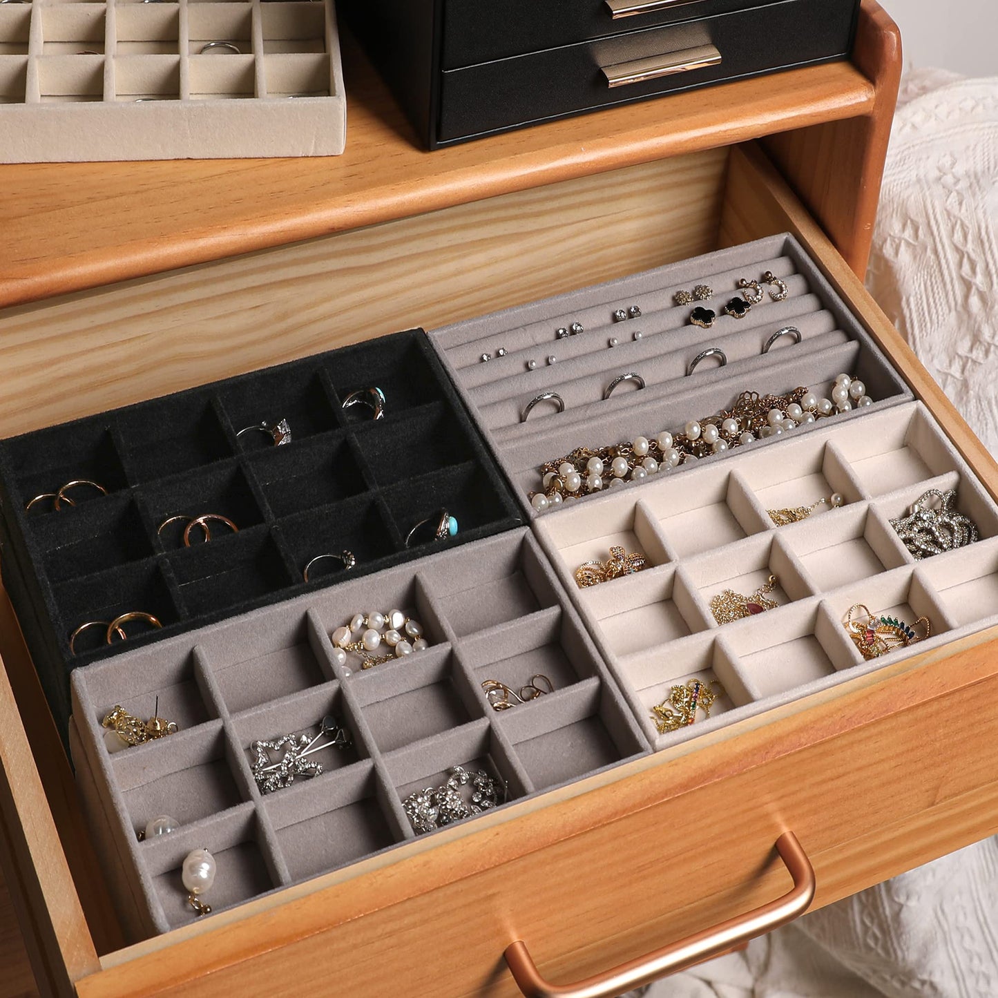 Frebeauty Jewelry Organizer Tray,Stackable Velvet Jewelry Trays,Drawer Inserts Earring Organizer For Women Jewelry Storage Display Case for Rings Stud Necklaces,Set of 9(Beige)