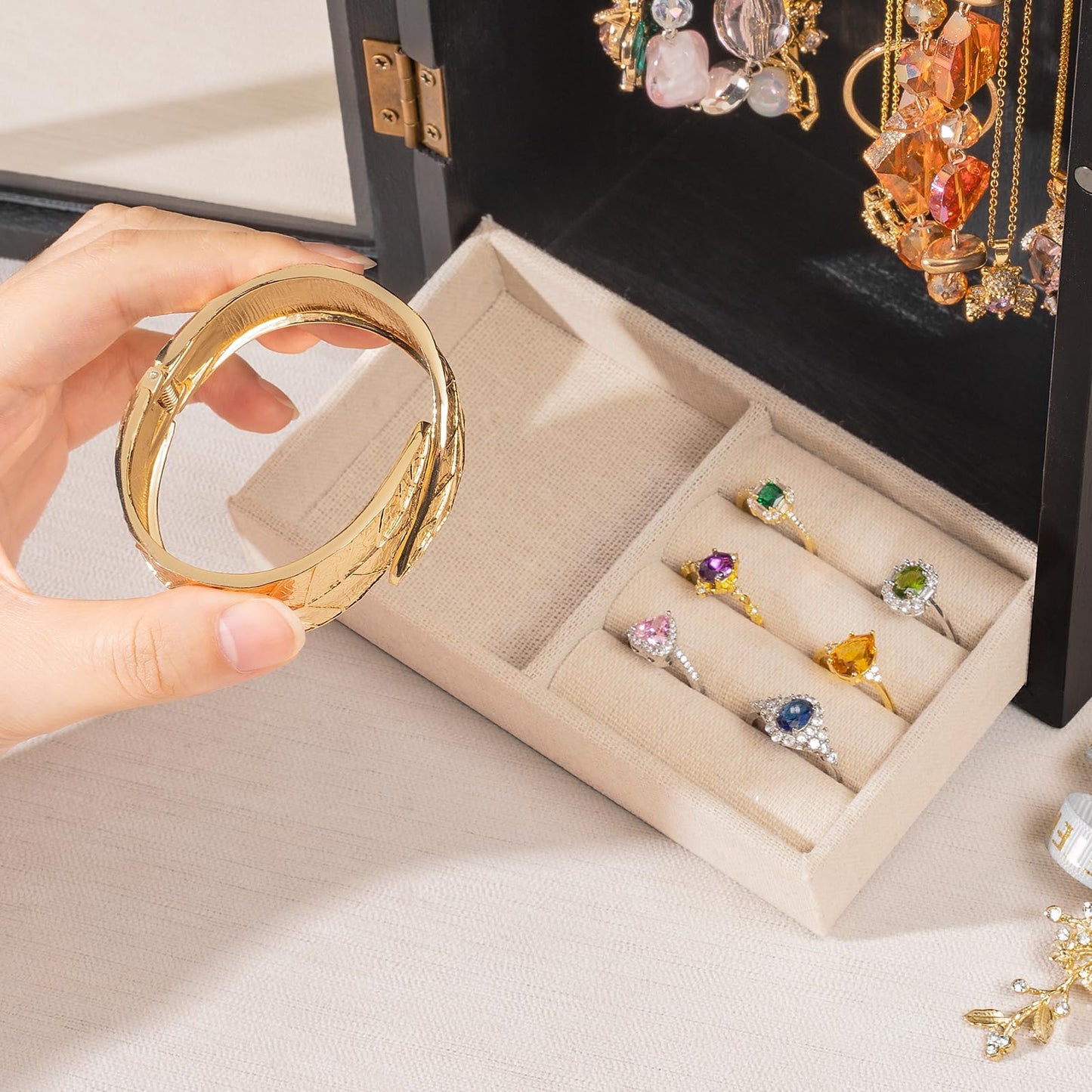 SINGLBA Necklace Holder Organizer, Wooden Jewelry Box for Women Girls, Rotatable Jewelry Organizer Case with Ring Tray Display & Storage for Necklaces Bracelets Rings Earrings, Gifts for Women Her