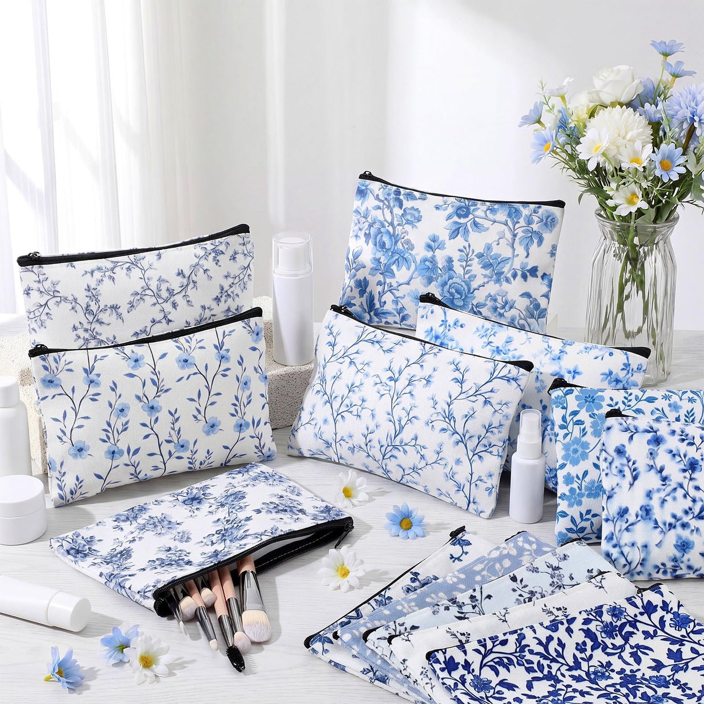 Shinylin 24 Pcs Blue and White Floral Canvas Makeup Bag Bulk Double Sided Printed Blue Wildflower Cosmetic Bags with Zipper Chinoiserie Canvas Travel Toiletry Pouch for Women Bridesmaids Bridal Shower