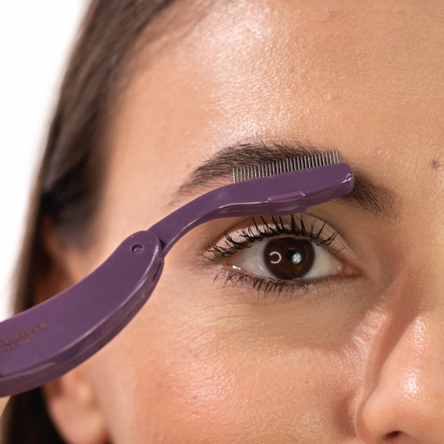 Almost Famous Beauty Mini Foldable Eyelash Comb