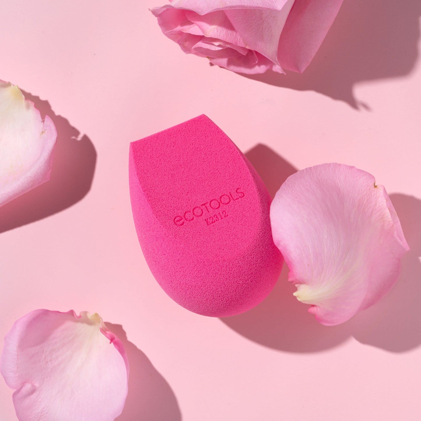 EcoTools Rose Water Bioblender, Compostable Makeup Blending Sponge, For Liquid & Cream Foundation, Base Coverage, Anti-inflammatory Ingredients, Pink, Cruelty Free & Vegan, 1 Count