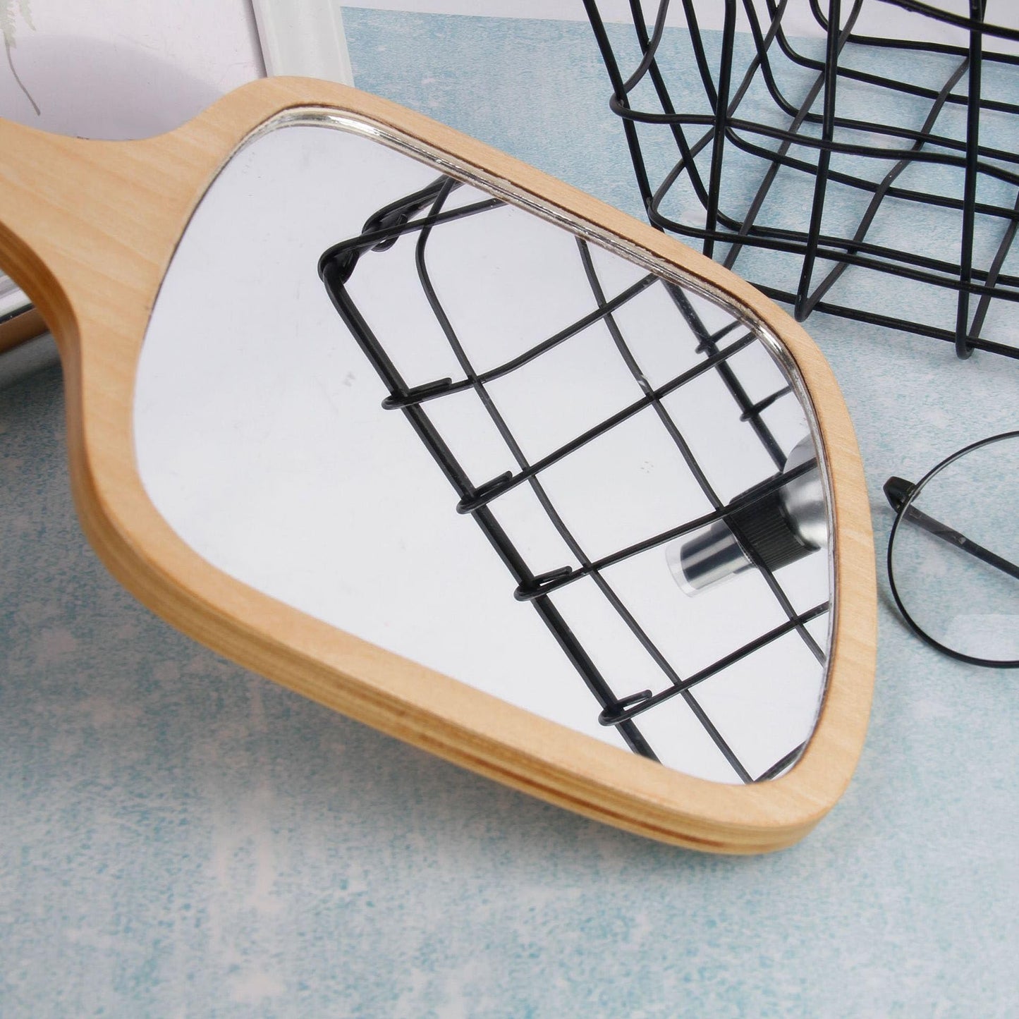 lasenersm 1 Piece Wooden Makeup Mirror Curved Edge Square Handheld Mirror with Handle Single Side Cosmetic Mirror Vanity Handheld Mirror Handheld Vanity Mirror, 7.5 x 11.4 Inches, Wooden