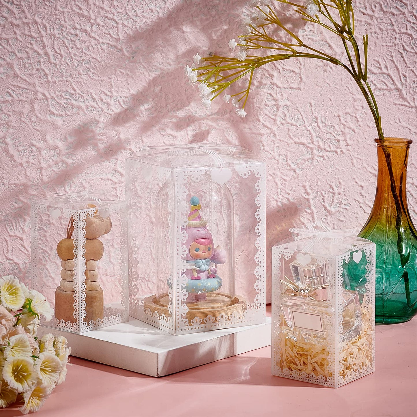 BENECREAT 24PCS 3.5x3.5x5.5 Clear Wedding Favour Boxes with Bowknot Pattern Rectangle PVC Transparent Gift Boxes for Candy Chocolate Valentine's Day, Festival Gift Wrapping