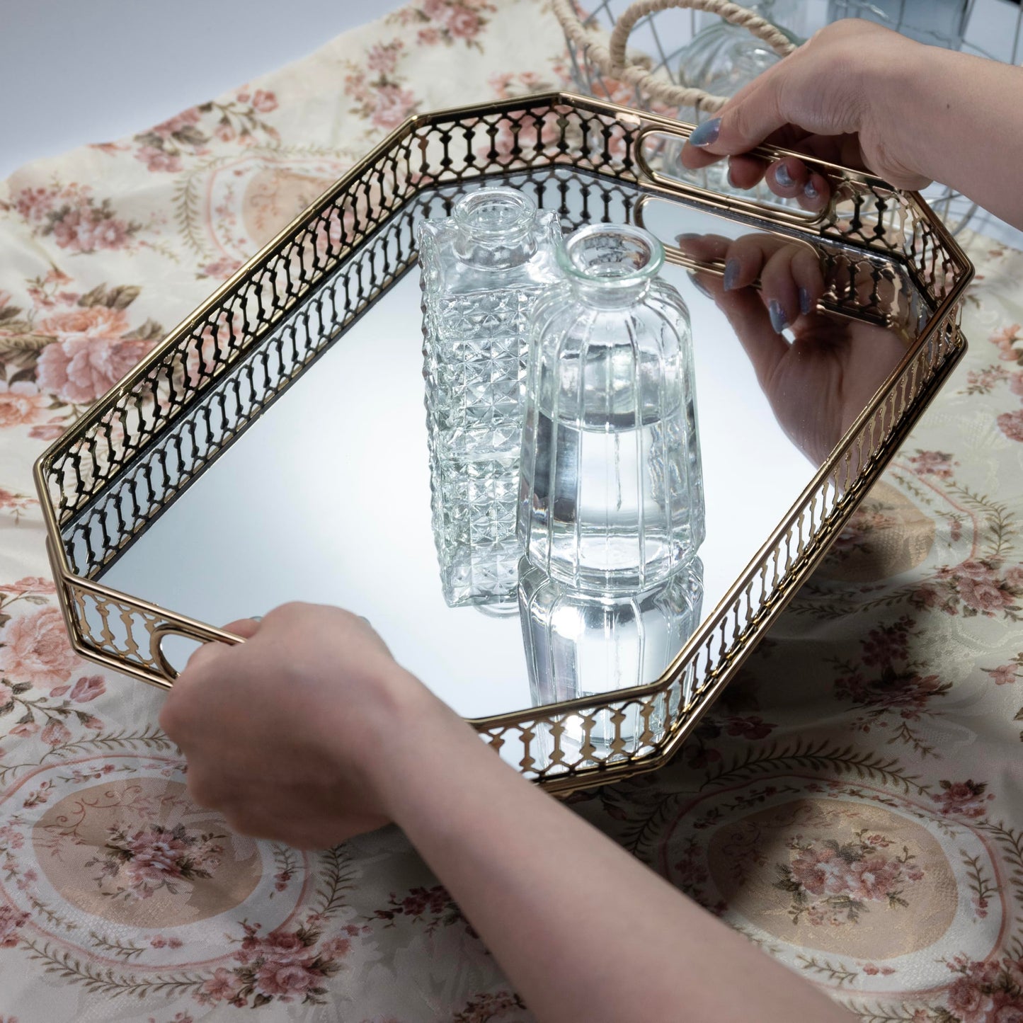 Yikinip Bar Cart Tray Glass and Gold Tray，Mirrored Tray for Cologne, Perfume and Gold Vanity Tray- Decorative Mirrored Vanity Tray with Cutout Design, Glass Base, Metal Jewelry Organizer
