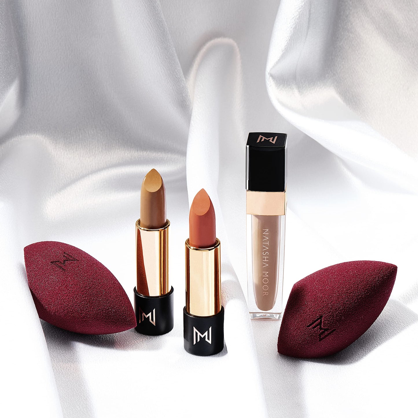 NATASHA MOOR Makeup Blender “Warrior” - Velvety Microfiber, Premium, Vegan, Latex-Free - Ideal for Flawless Makeup Application, Undereye Concealing, Contouring - Beauty Blender Sponge for Blending