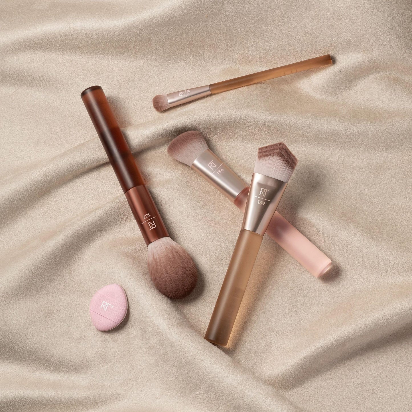 Real Techniques New Nudes Blurred Base Kit, 5 Piece Face Makeup Brush Set with Powder Puff, for Foundation, Concealer, Blush, Contour & Powder Blending, Soft Bristles, Cruelty-Free